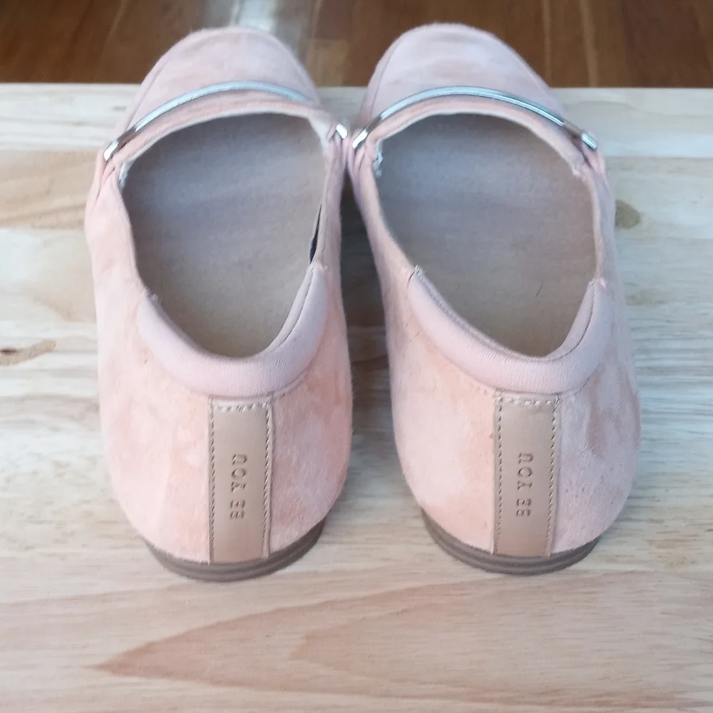 Women flat's